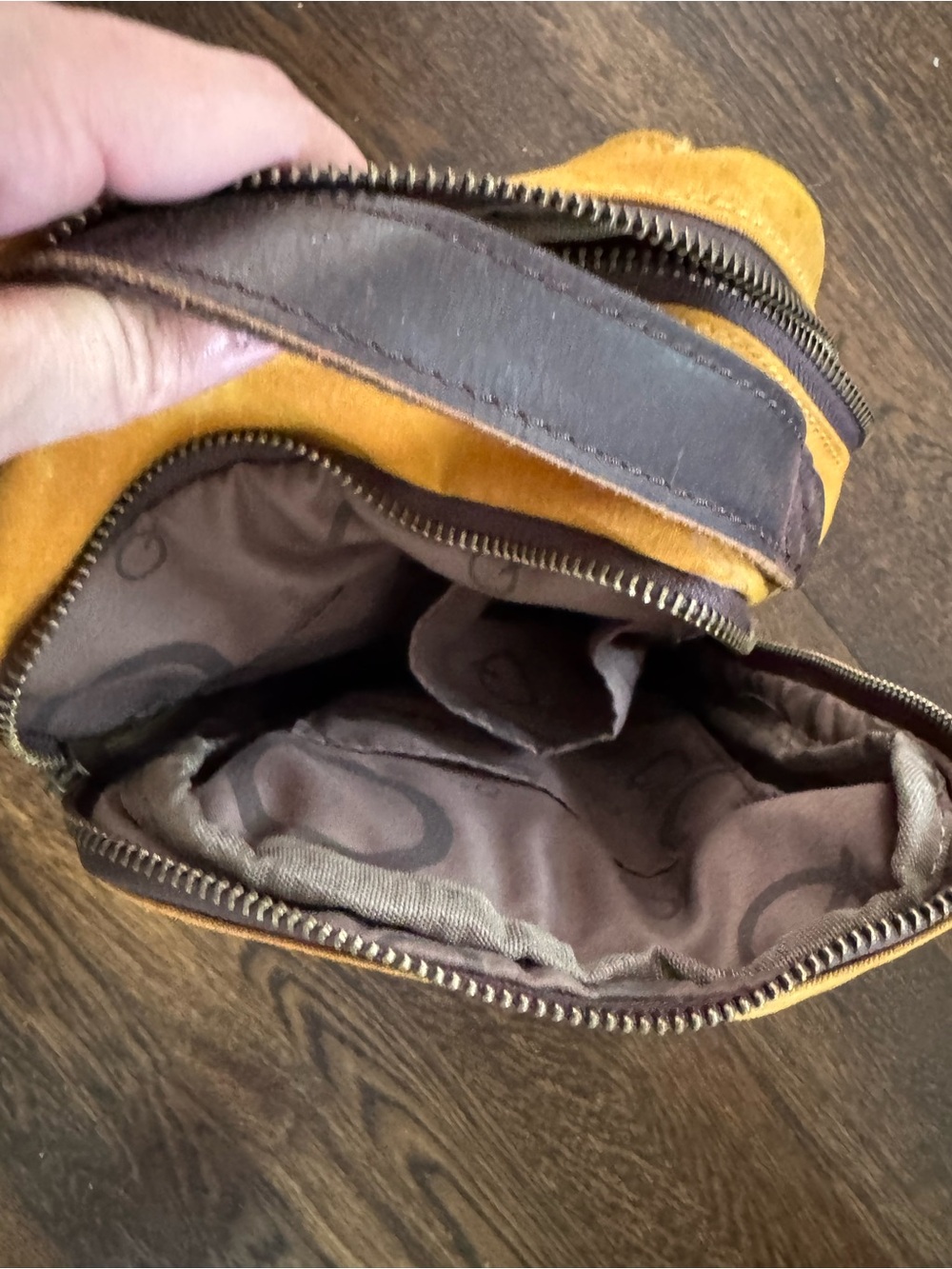 DellaQ Makers Mini Messenger in Mustard - Picture 2 of 4